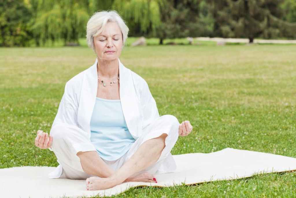 10 Healthy Benefits of Meditation for Seniors: A Path to Peace and Wellness in the Golden Years